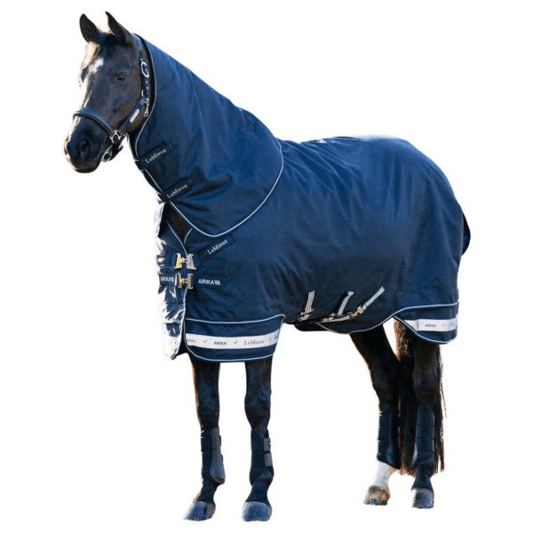 IT07070_lifestyle_arikastormtekrug_navy_5_processed_processed7eoDO6T91JqQ1_1