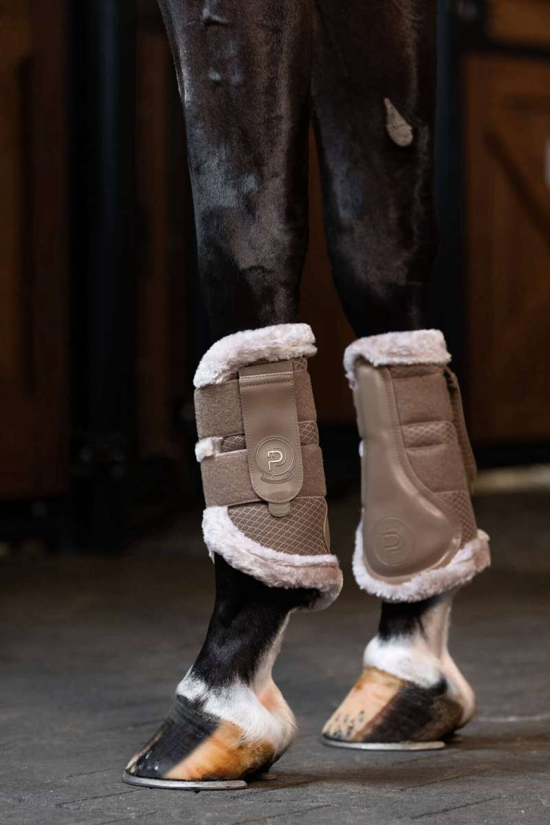 Eskadron Tendon Boots Mesh Fauxfur Platinum FW25 | FUNDIS Equestrian