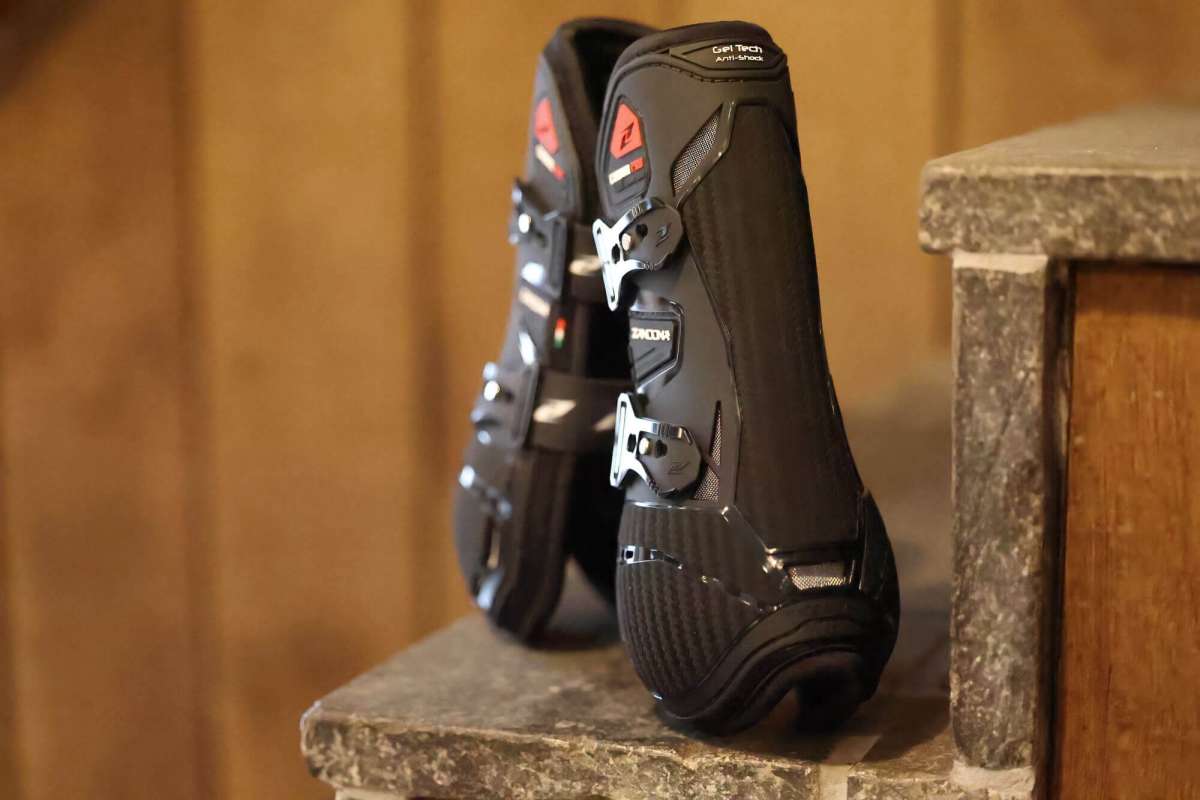 Protège boulet Carbon air JUNIOR fetlock Black Edition
