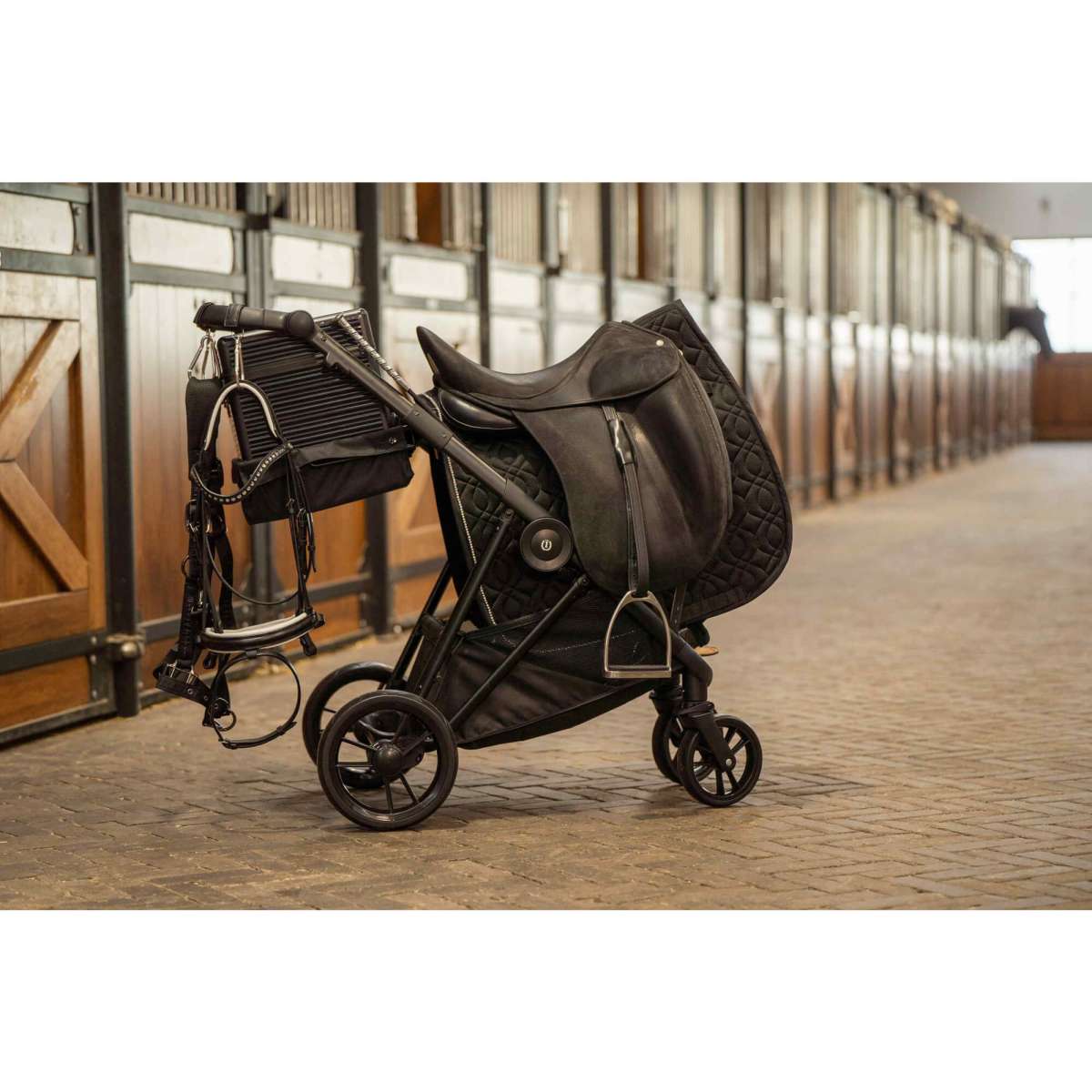 Imperial Riding foldable Saddle Caddy IRHCarry light | FUNDIS